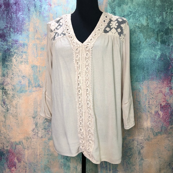 JohnPaulRichard Tops - 📌John Paul Richard Beautiful Ivory Lace Top